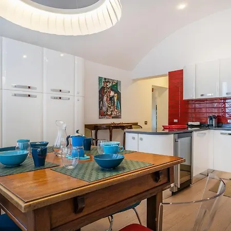 Apartamento Guesthost - Attico Del Gusto - Terrace & Private Parking *