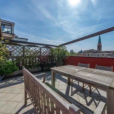 Attico Del Gusto - Terrace & Private Parking *